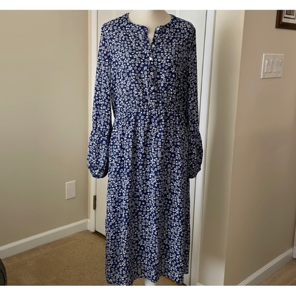 Bobeau Floral Long Sleeve Midi Dress. - Picture 12 of 12